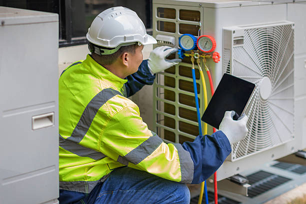 Professional Hvac technician working in Greenford, OH